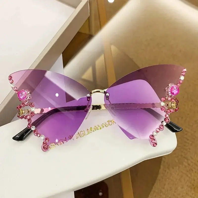 Fashionable Personalized Butterfly Shaped Frame Sun Glasses Women Slim Fit Sunglasses Travel Cycling